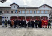 Școala Altfel la Dorohoi: elevi și profesori în vizită la pompieri
